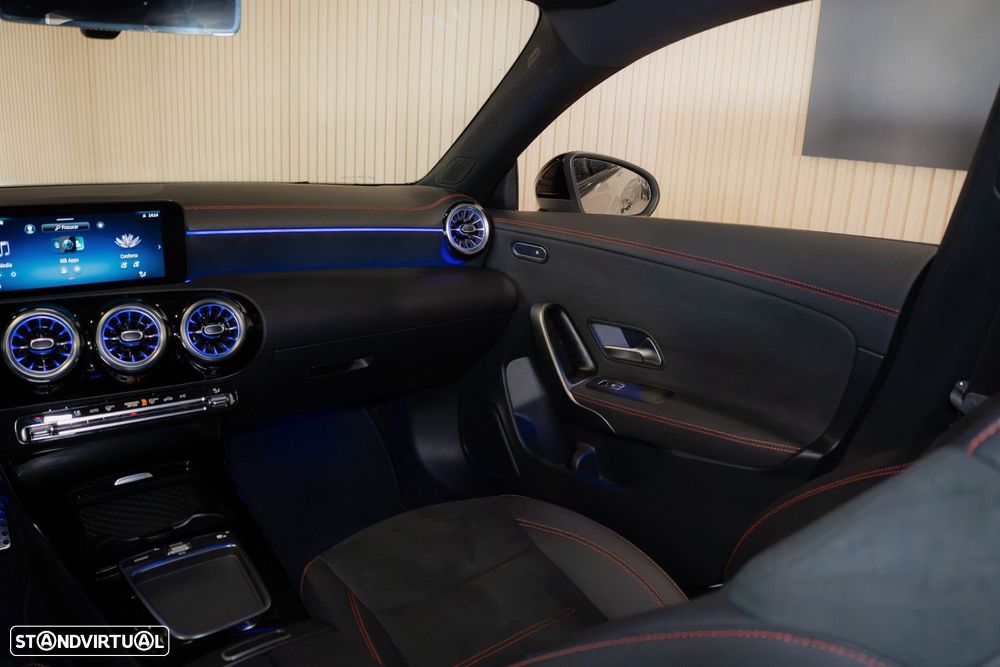 Mercedes-Benz CLA 180 7G-DCT AMG Line - 26