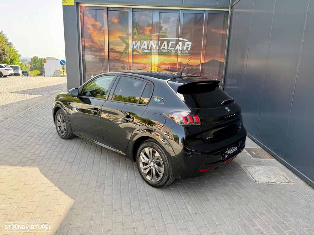 Peugeot e-208 Allure - 6