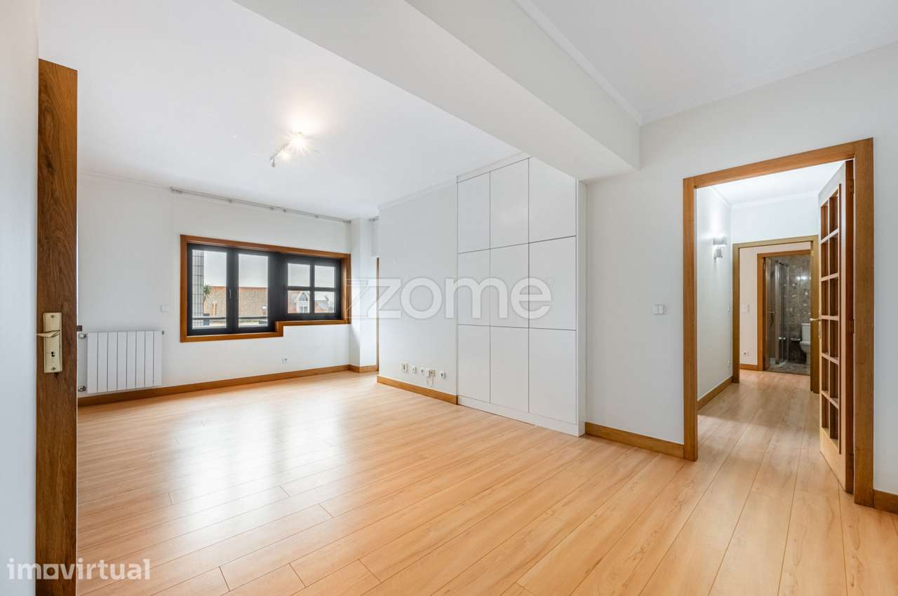 Apartamento T2 com lugar de garagem - Mota Galiza, Porto - Grande imagem: 2/16