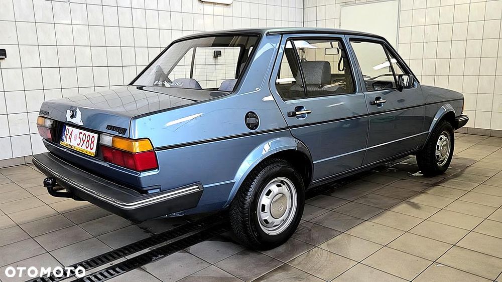 Volkswagen Jetta - 8