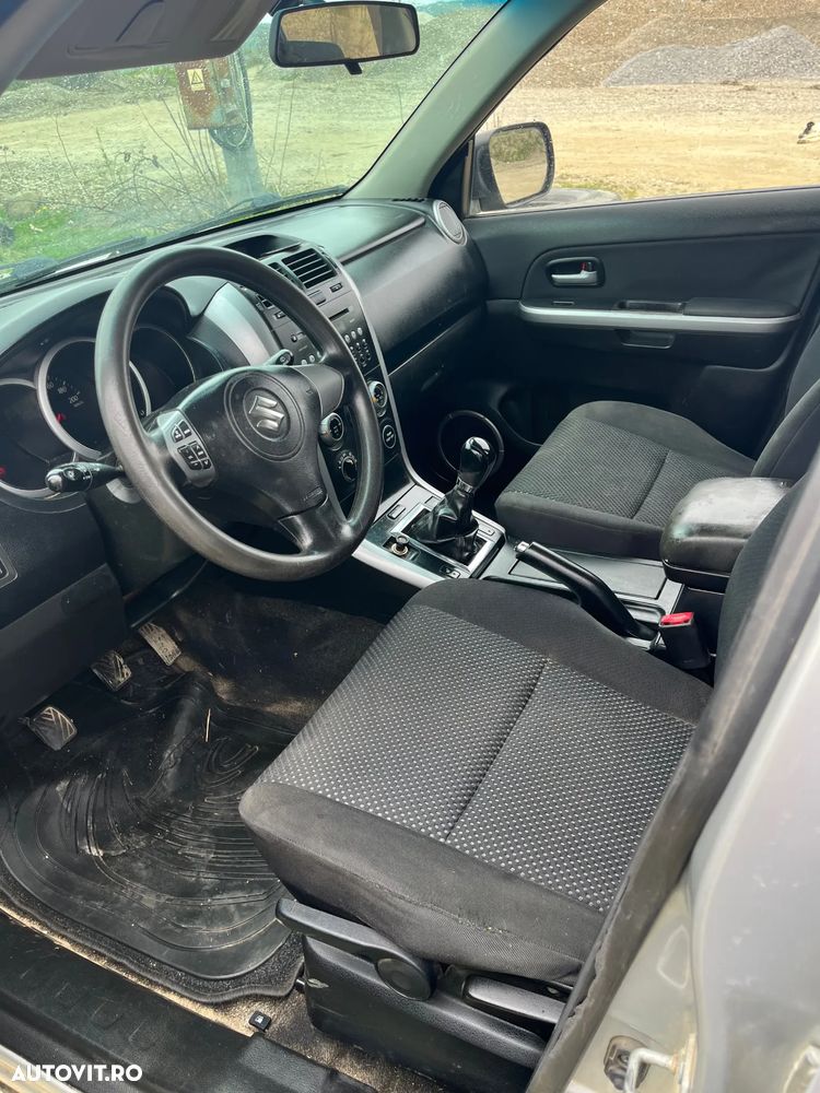 Suzuki Grand Vitara 2.0 TD Comfort - 6