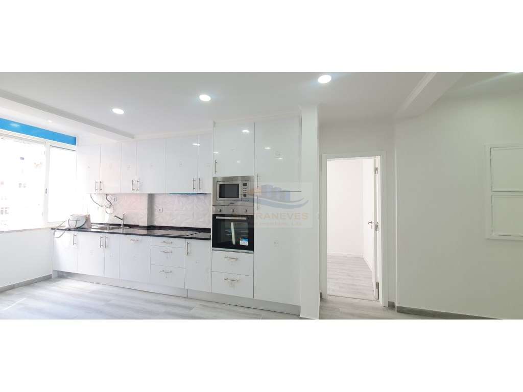 Fantástico T2+1 totalmente remodelado com suíte em Praceta sossegad... - Grande imagem: 2/20