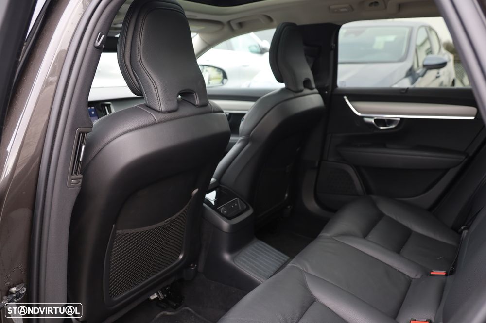 Volvo V90 2.0 T6 PHEV Plus Dark AWD - 10