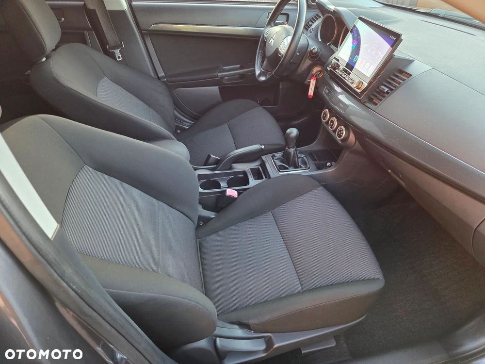 Mitsubishi Lancer - 13