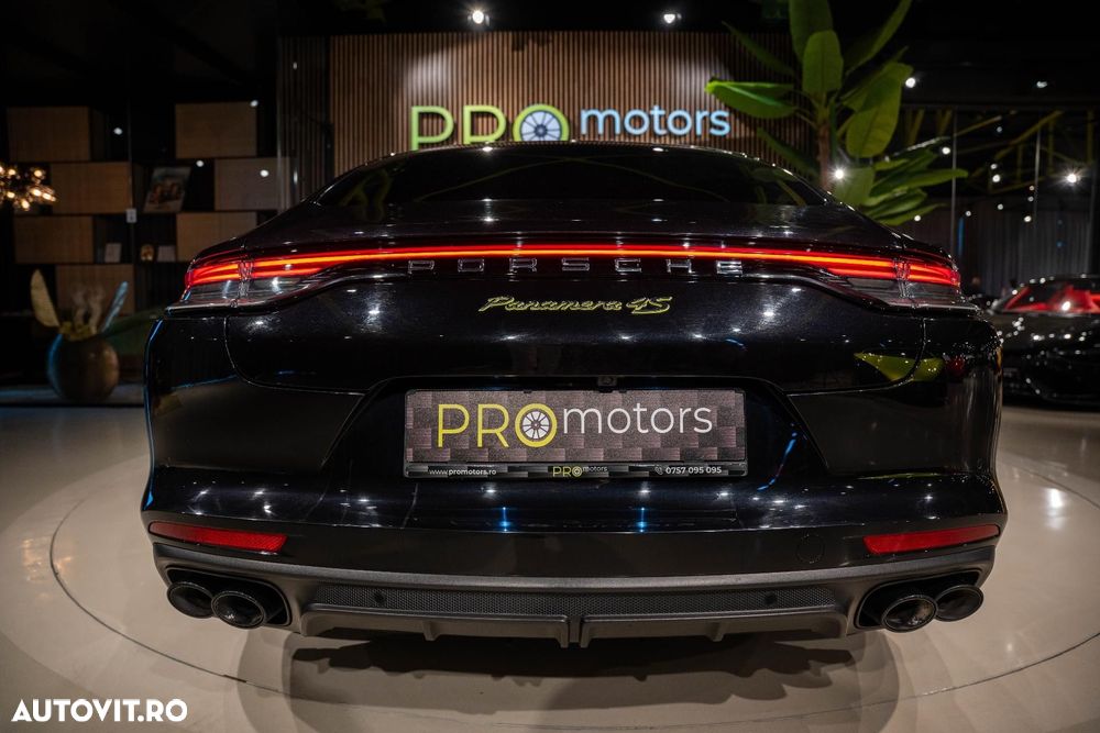 Porsche Panamera - 21