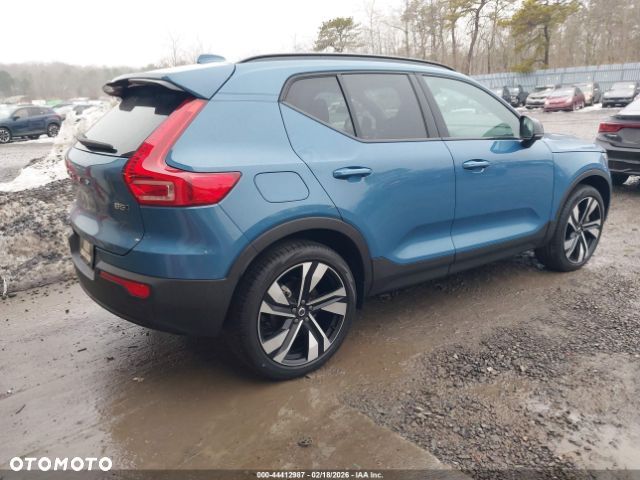 Volvo XC 40 B5 B AWD Ultimate Dark - 4