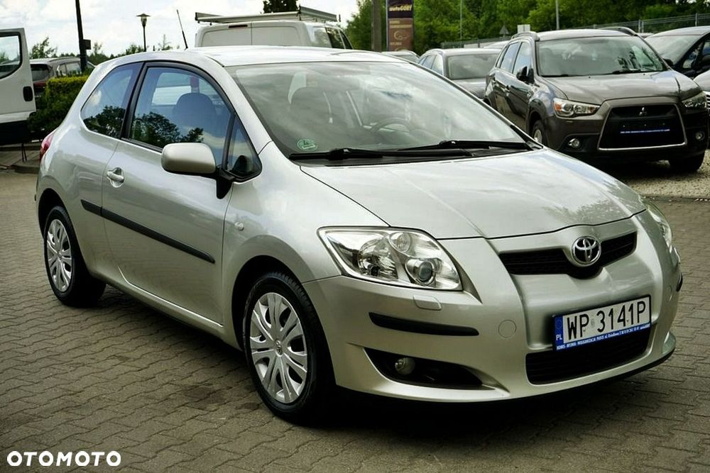Toyota Auris - 11