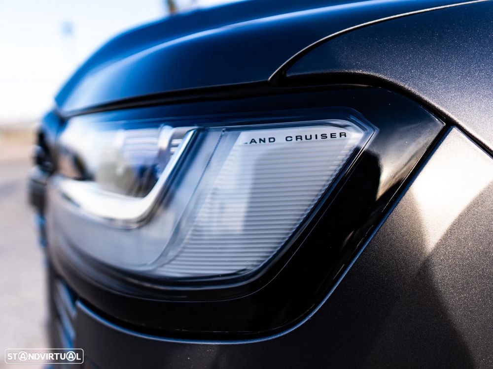 Toyota Land Cruiser - 50