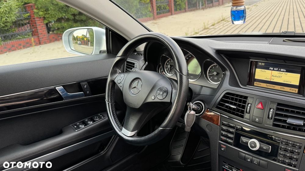 Mercedes-Benz Klasa E 250 CGI BlueEffICIENCY - 34