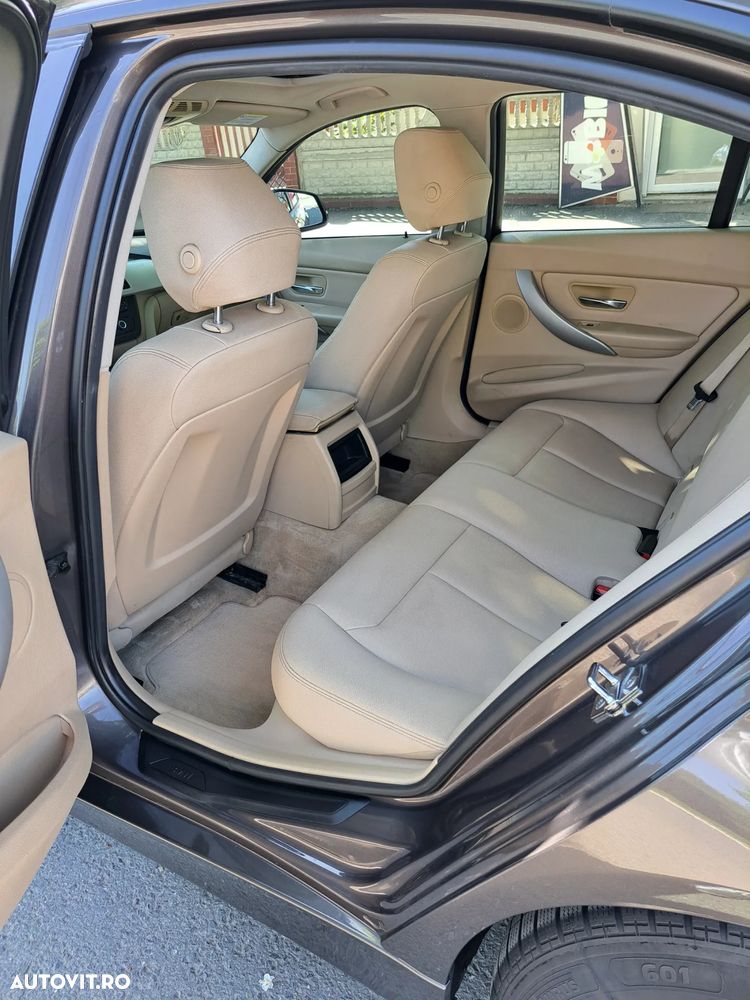 BMW Seria 3 318d Blue Performance Luxury Line - 12