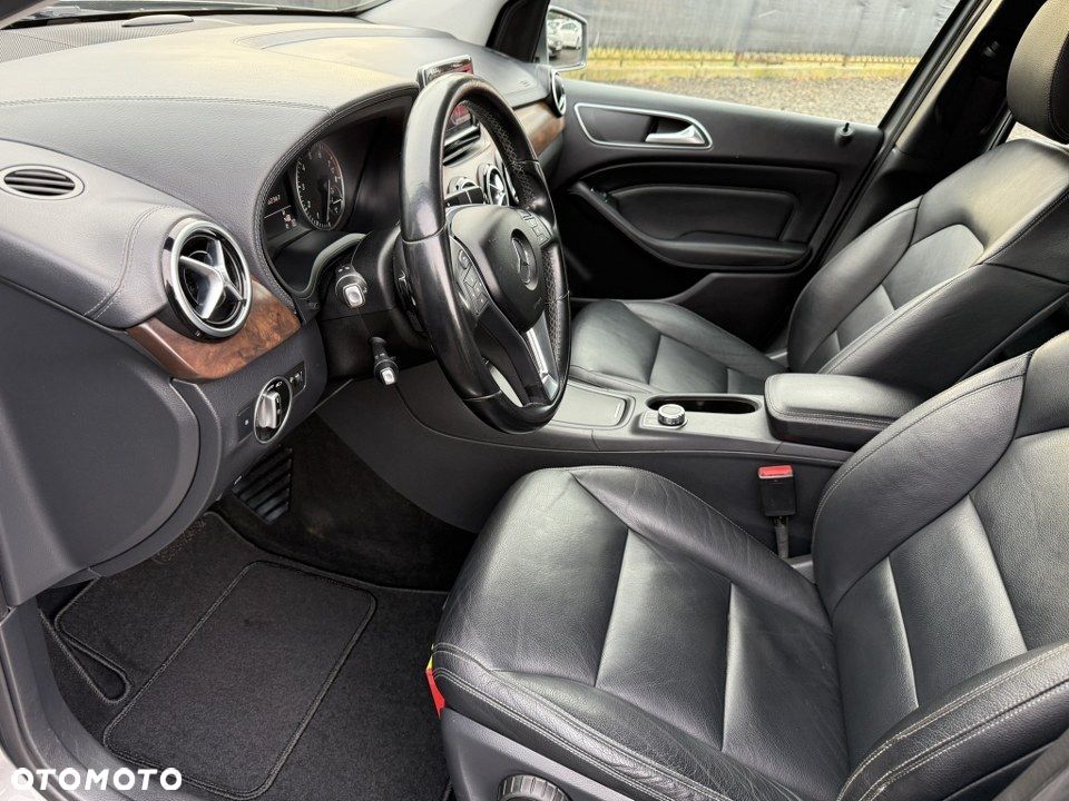 Mercedes-Benz Klasa B 180 (BlueEFFICIENCY) 7G-DCT - 17