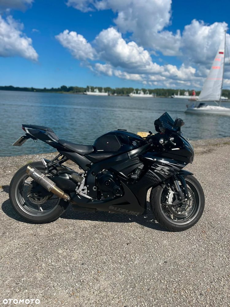 Suzuki GSX-R - 1