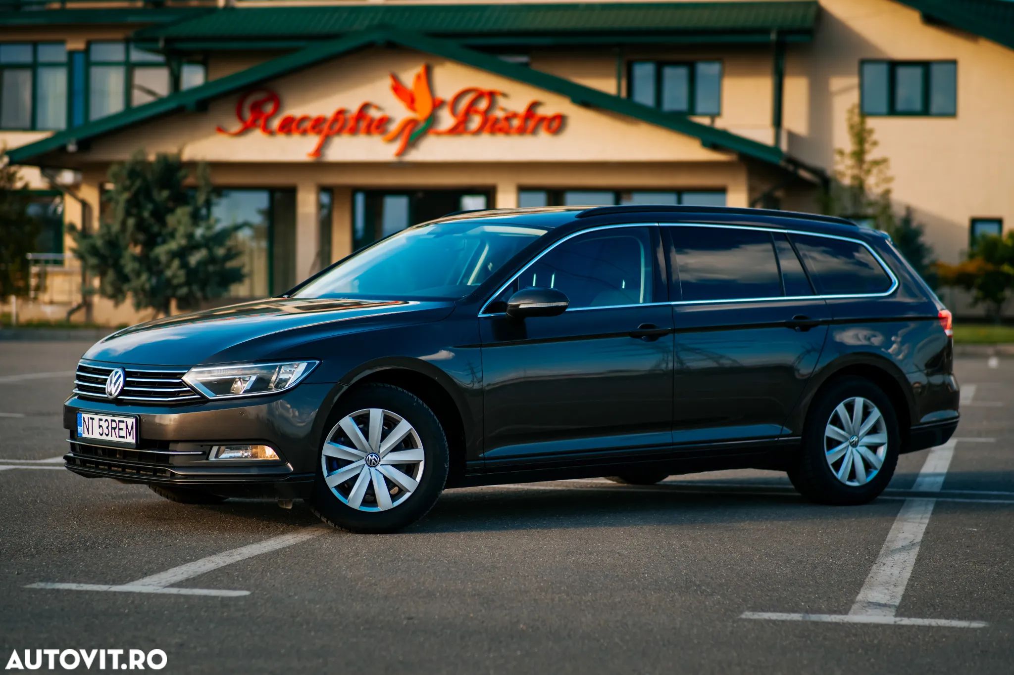 Volkswagen Passat 2.0 TDI (BlueMotion Technology) DSG Comfortline - 1
