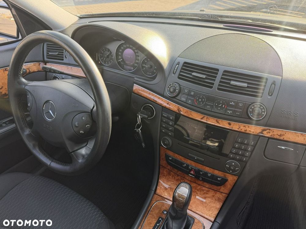 Mercedes-Benz Klasa E 200 Kompressor Automatik Elegance - 24