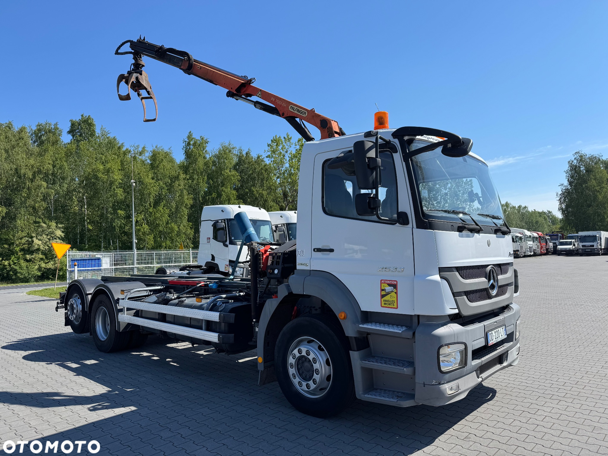 Mercedes-Benz AXOR 2533 6x2 podnoszona/skrętna Dżwig Palfinger Hwytak Rotator - 4