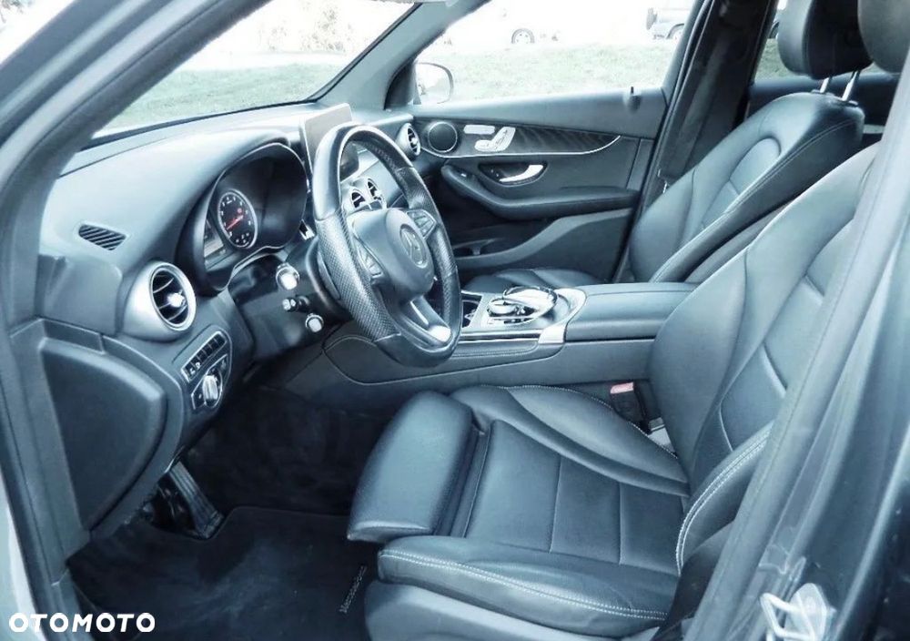 Mercedes-Benz GLC 300 4Matic 9G-TRONIC AMG Line Plus - 8