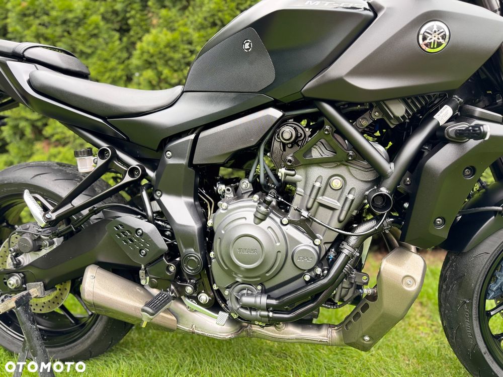 Yamaha MT - 27