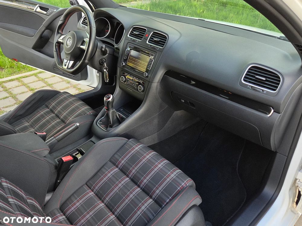 Volkswagen Golf 2.0 GTI - 21