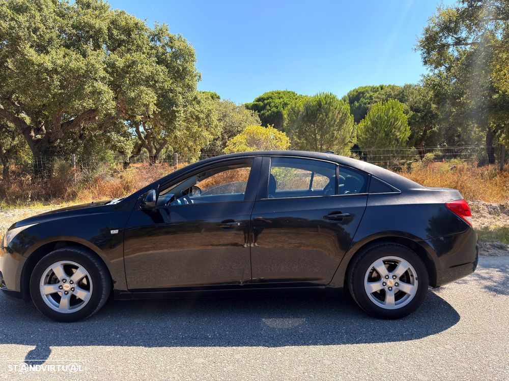 Chevrolet Cruze 1.6 LS - 15