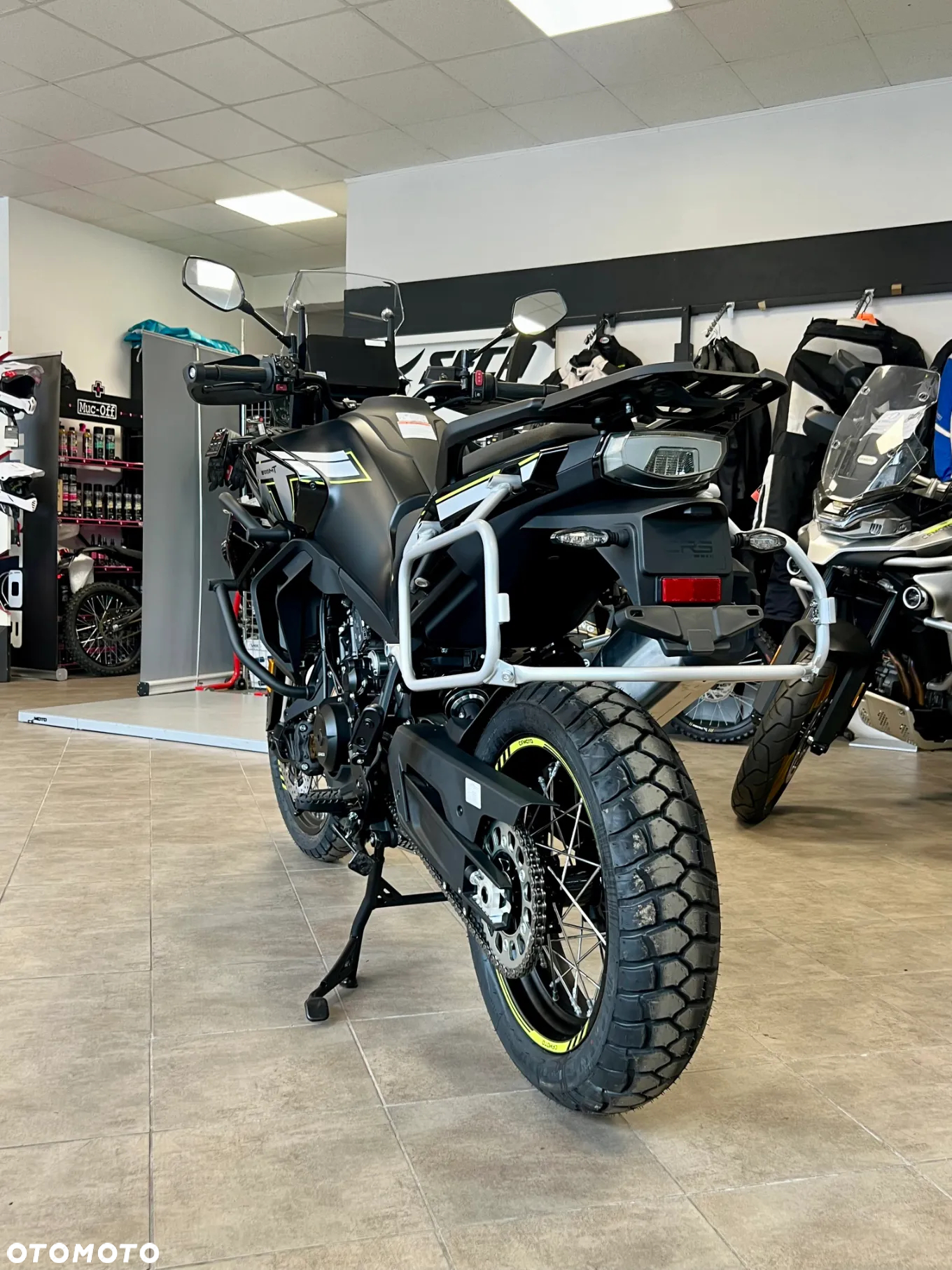 CFMoto MT - 3