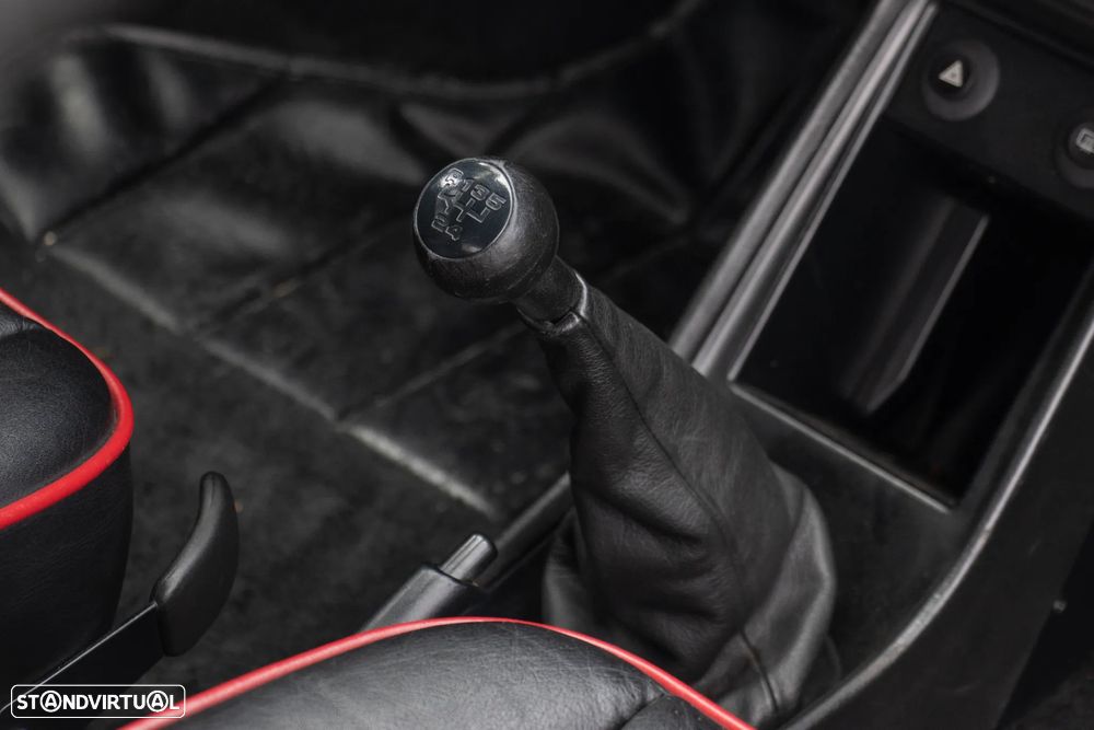 Porsche 911 Série G - 32