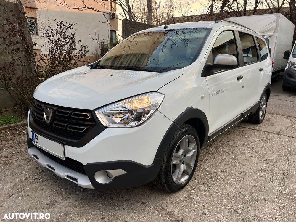 Dacia Lodgy 1.5 Blue dCi Stepway - 1