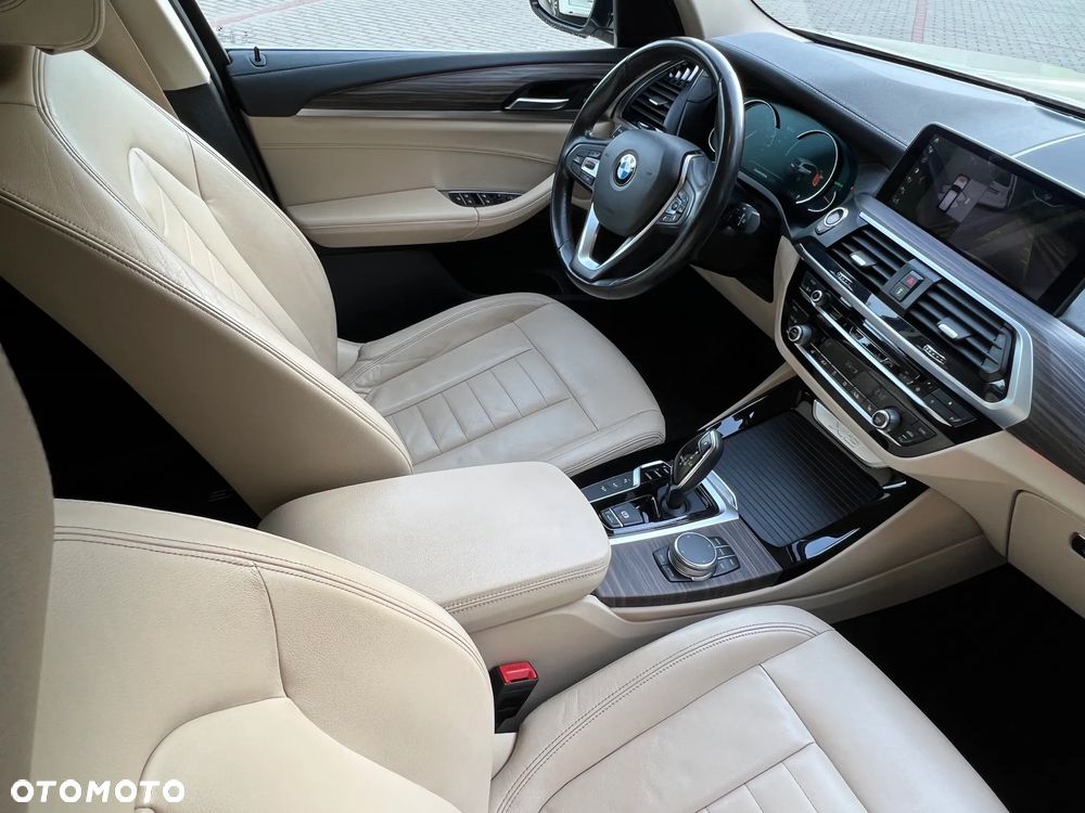 BMW X3 xDrive20d Luxury Line - 10