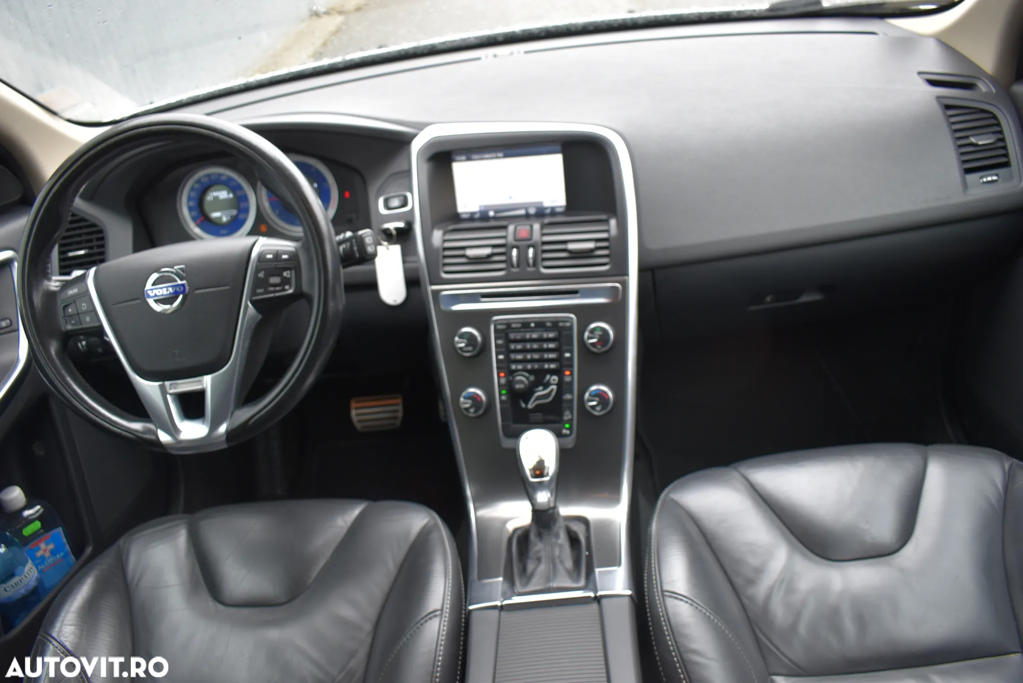 Volvo XC 60 2.4D AWD Aut. RDesign - 5
