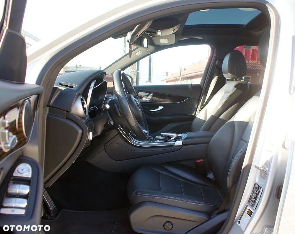 Mercedes-Benz GLC 300 4Matic 9G-TRONIC AMG Line - 10