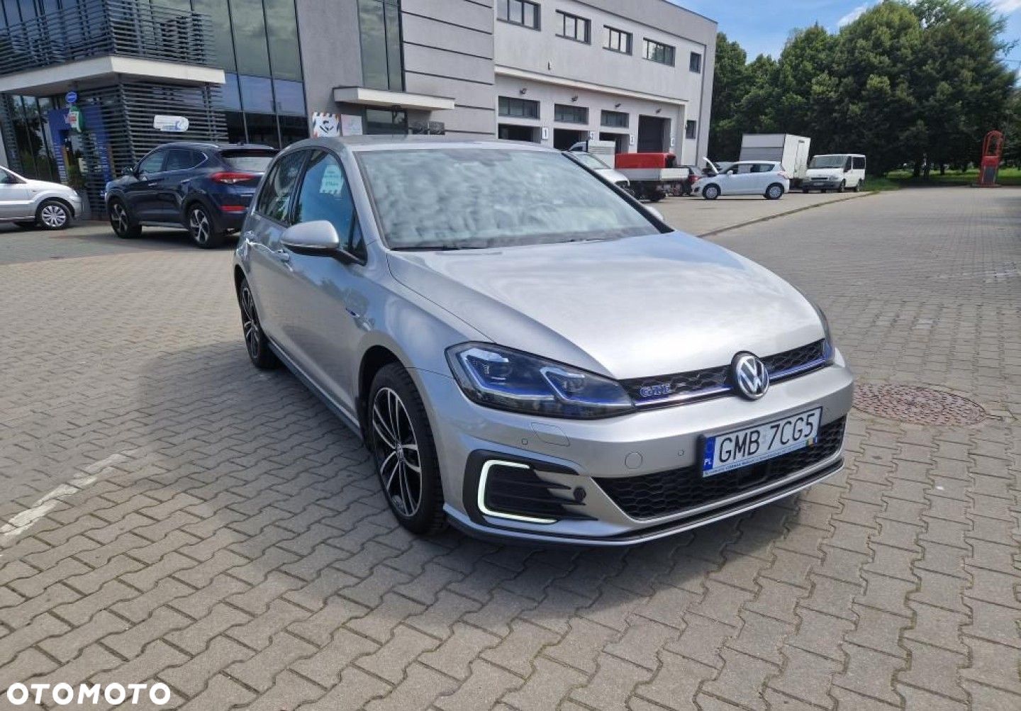 Volkswagen Golf - 1
