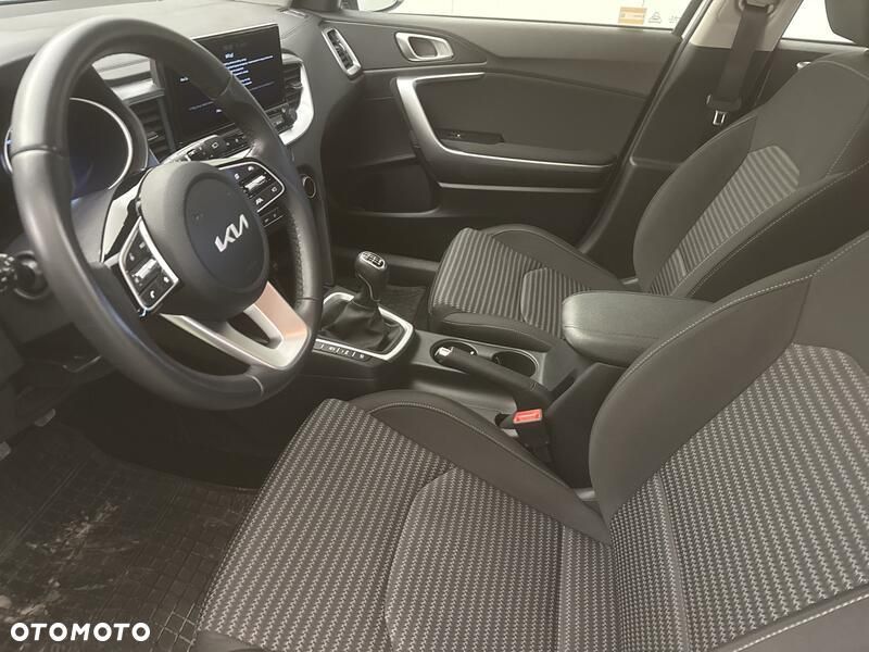 Kia Ceed 1.5 T-GDI M - 12