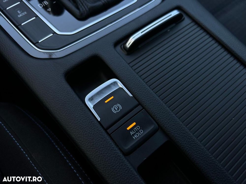 Volkswagen Passat - 16