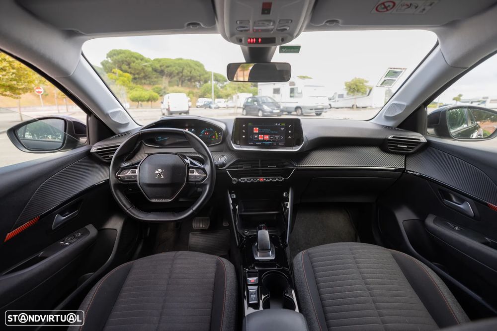 Peugeot 208 - 10