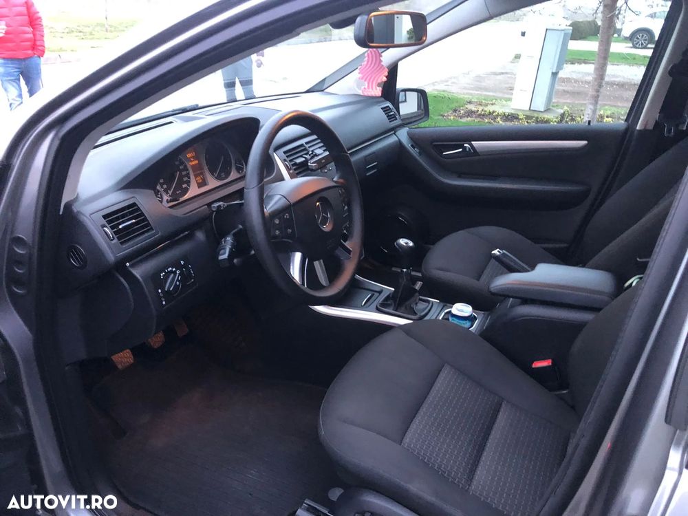 Mercedes-Benz B 180 - 6