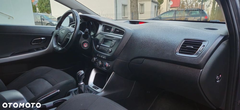 Kia Ceed 1.4 CVVT Dream Team Edition - 13