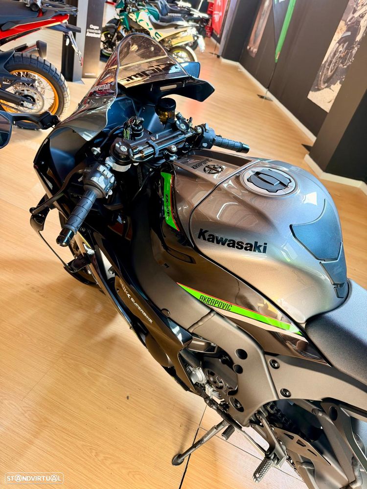 Kawasaki Ninja ZX10R - 2