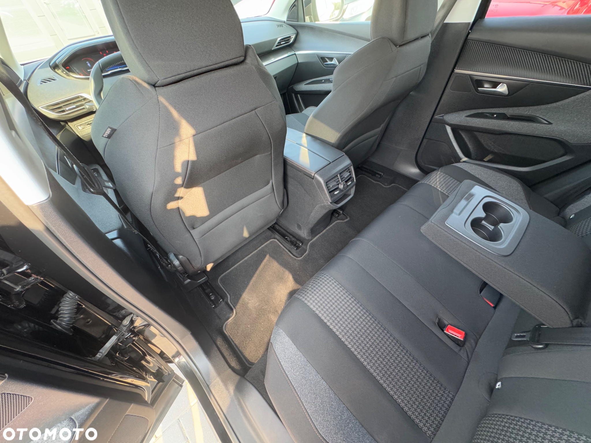 Peugeot 3008 1.6 BlueHDi Active S&S - 28