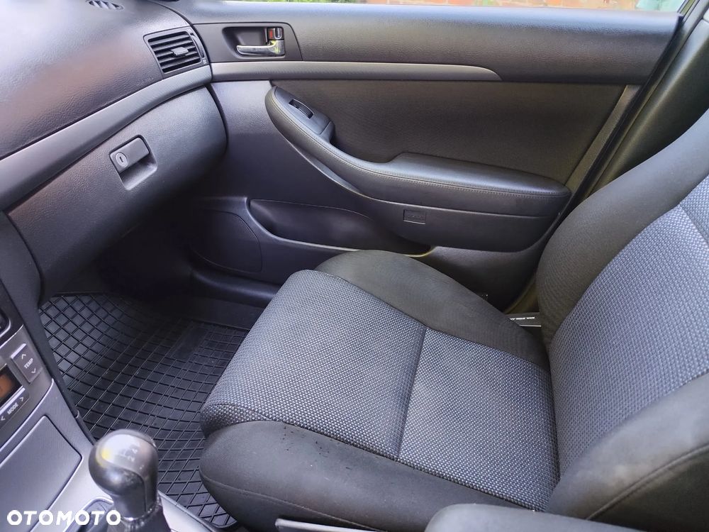 Toyota Avensis 1.8 VVT-i Luna - 14