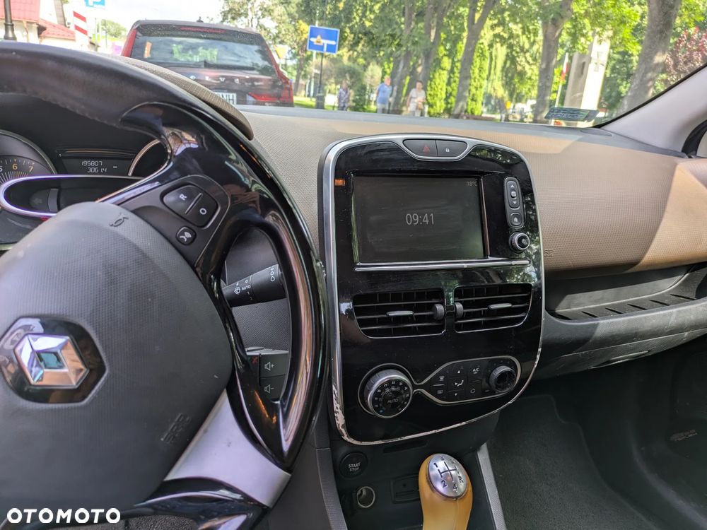 Renault Clio - 9