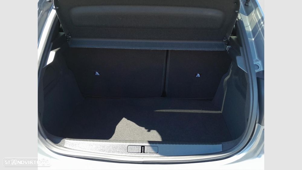 Peugeot 208 1.2 Hybrid Allure e-DCS6 — fotografia 15