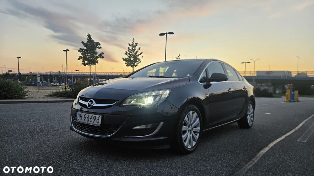 Opel Astra 1.4 Turbo Selection - 1