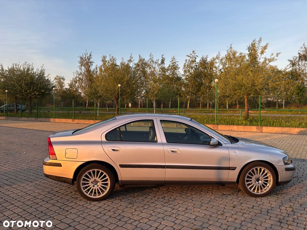 Volvo S60 2.4 D5 - 4