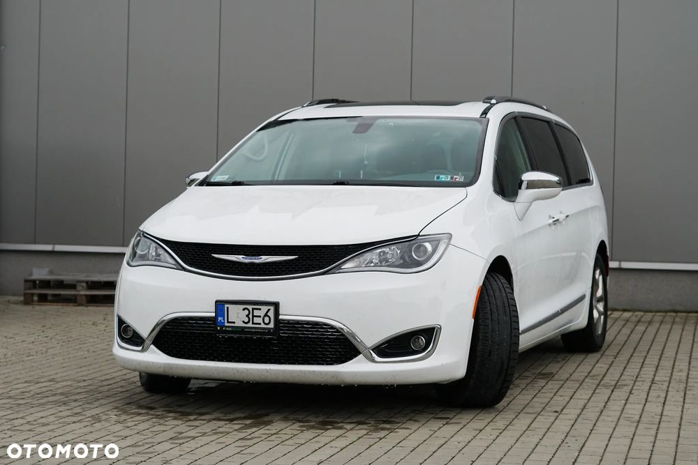Chrysler Pacifica - 2