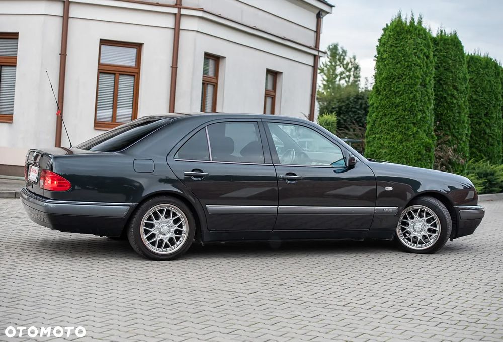 Mercedes-Benz Klasa E - 16