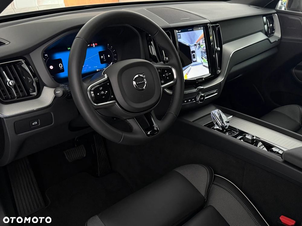 Volvo XC 60 B4 D Plus Dark - 18