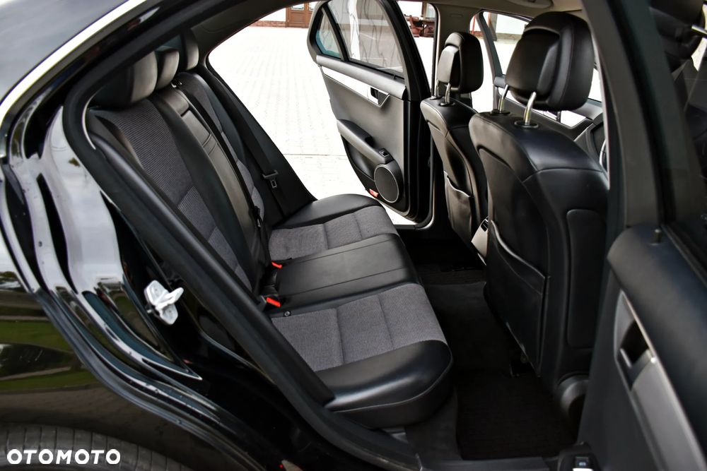 Mercedes-Benz Klasa C 200 (BlueEFFICIENCY) Avantgarde - 29