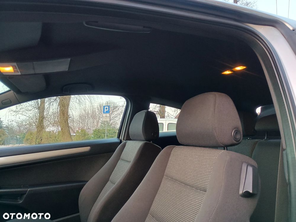 Opel Astra 1.8 16V Coupe - 23