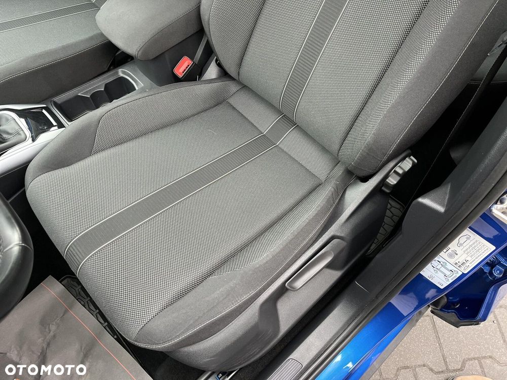 Volkswagen T-Roc - 12