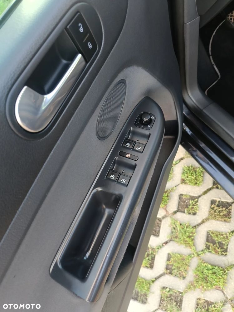 Volkswagen Golf Plus - 16
