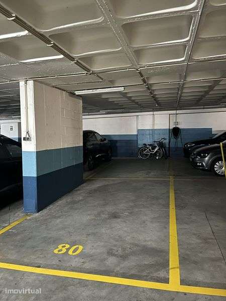 Lugares de Garagem Alto dos Moinhos - Grande imagem: 3/4